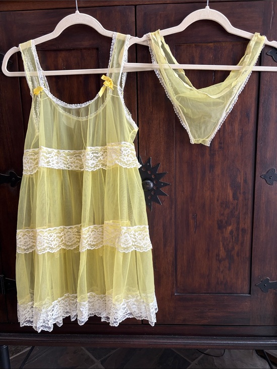 Vintage Other - Sweet Vintage 1960s Women's Yellow Sheer Nylon & Lace Baby Doll Nightie Lingerie